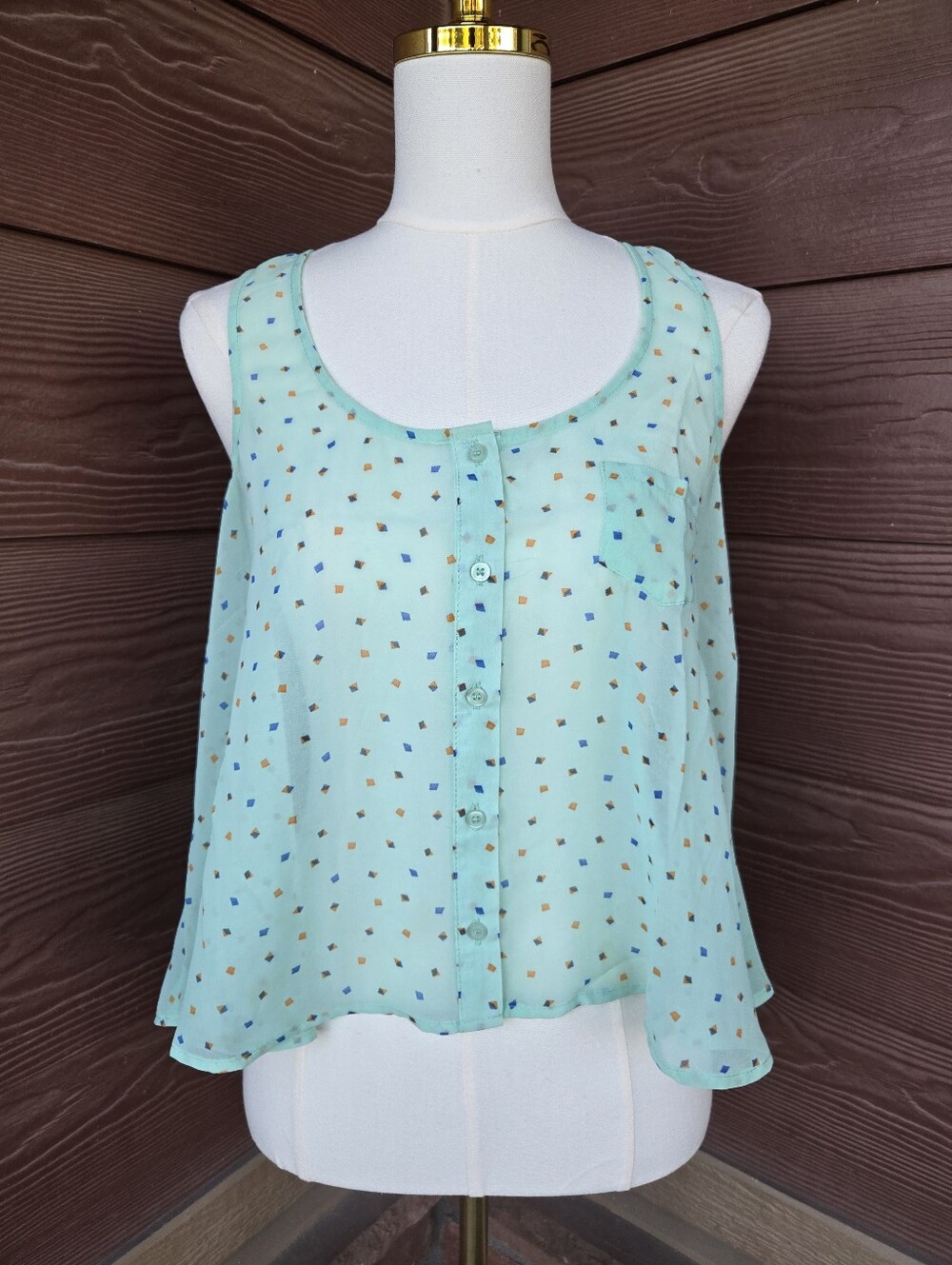 Iris Women’s Medium Mint Green Sleeveless Button‑Front Tank Top